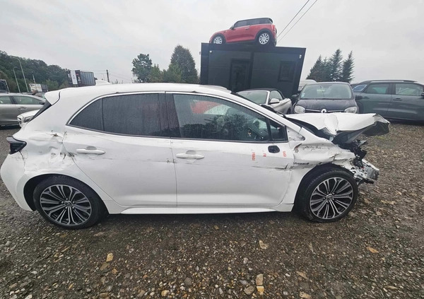 Toyota Corolla cena 35700 przebieg: 30000, rok produkcji 2020 z Wilamowice małe 254